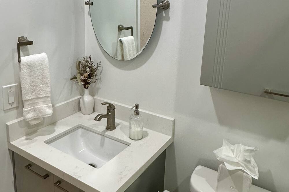 Photo of Bathroom in Sunset