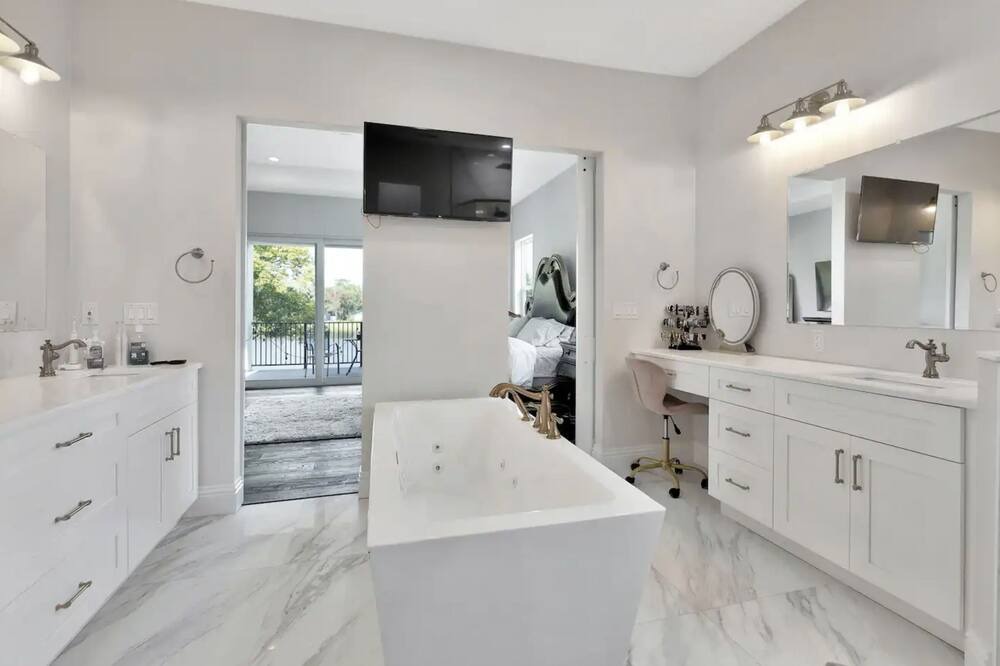 Photo of Bathroom in Greater Northdale