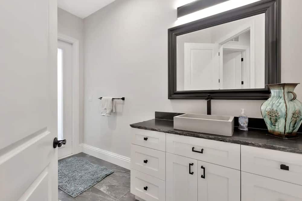 Photo of Bathroom in Greater Northdale