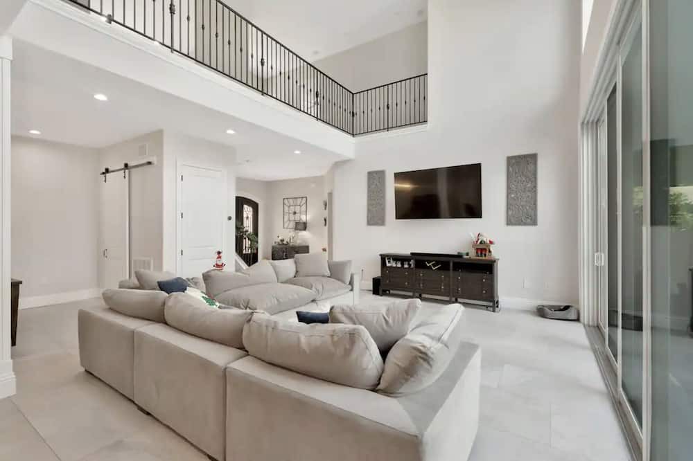 Photo of Livingroom in Greater Northdale