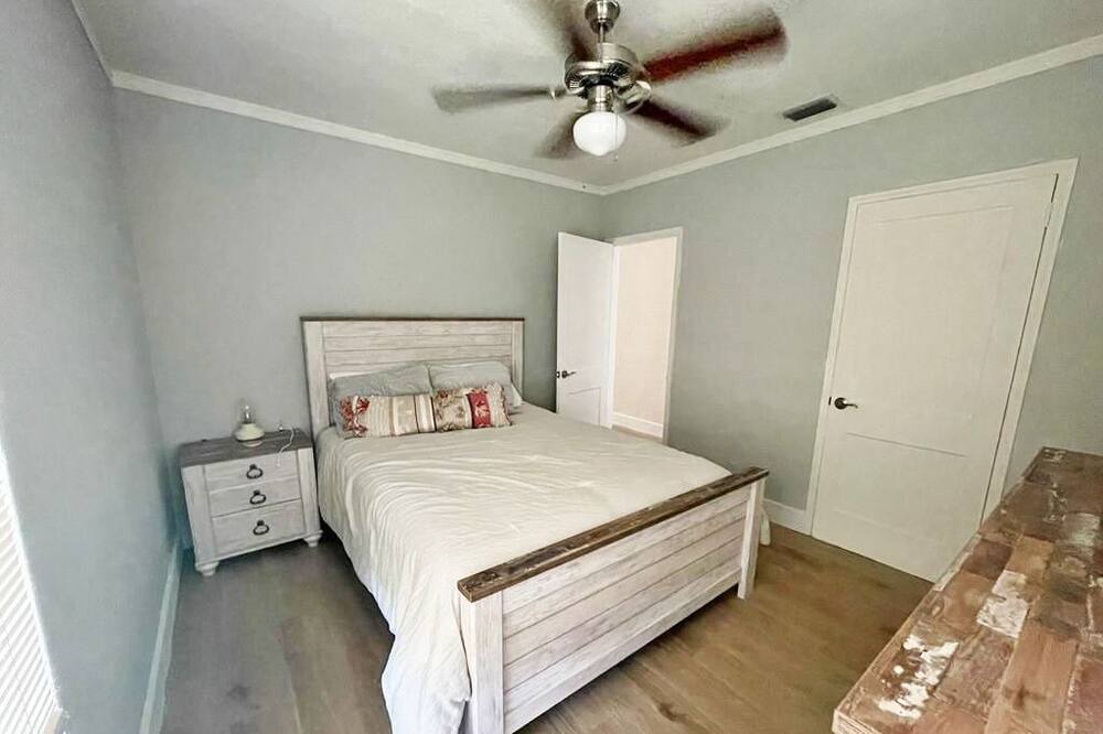 Photo of Bedroom in Tarpon River