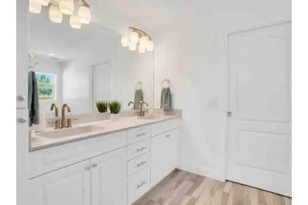 Photo of Bathroom in Crystal Beach