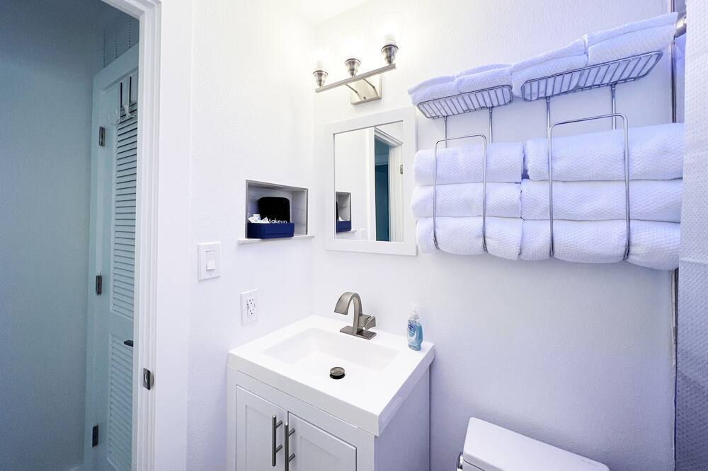 Photo of Bathroom in Gillespie Park