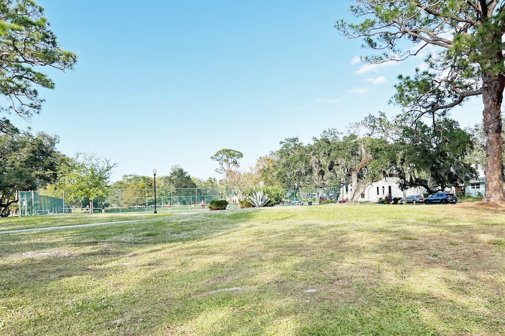 Photo of Outdoor in Gillespie Park