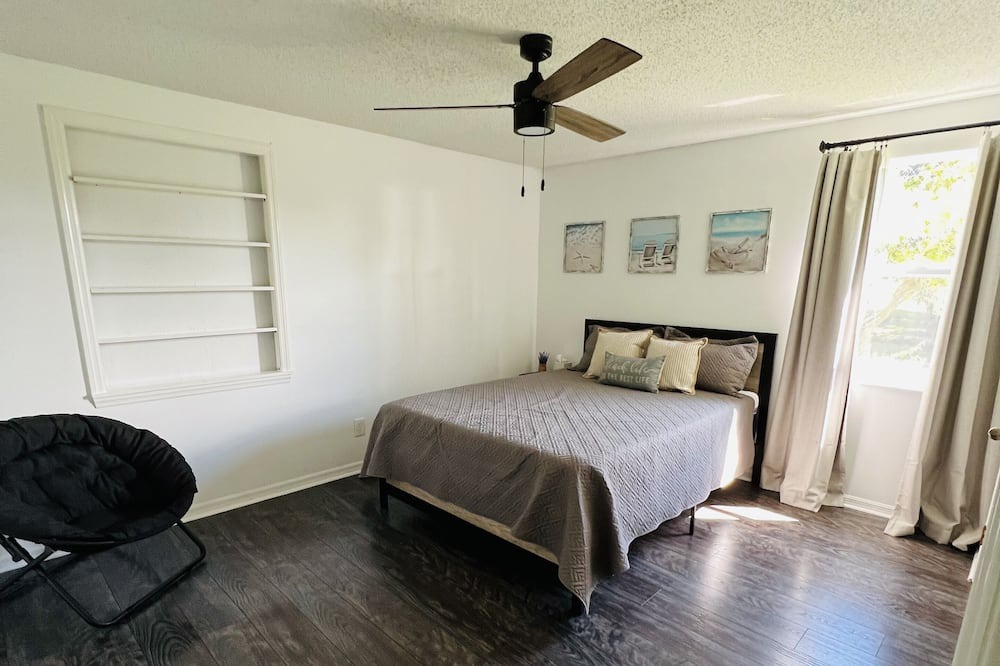 Photo of Bedroom in Sebastian Highlands