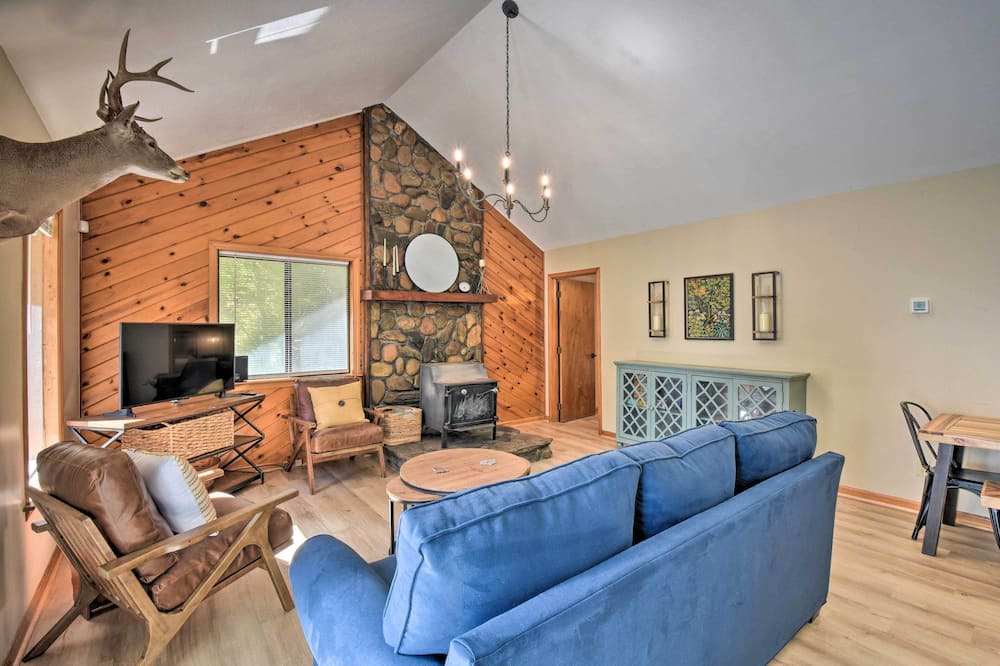 Photo of Livingroom in Rabun Gap