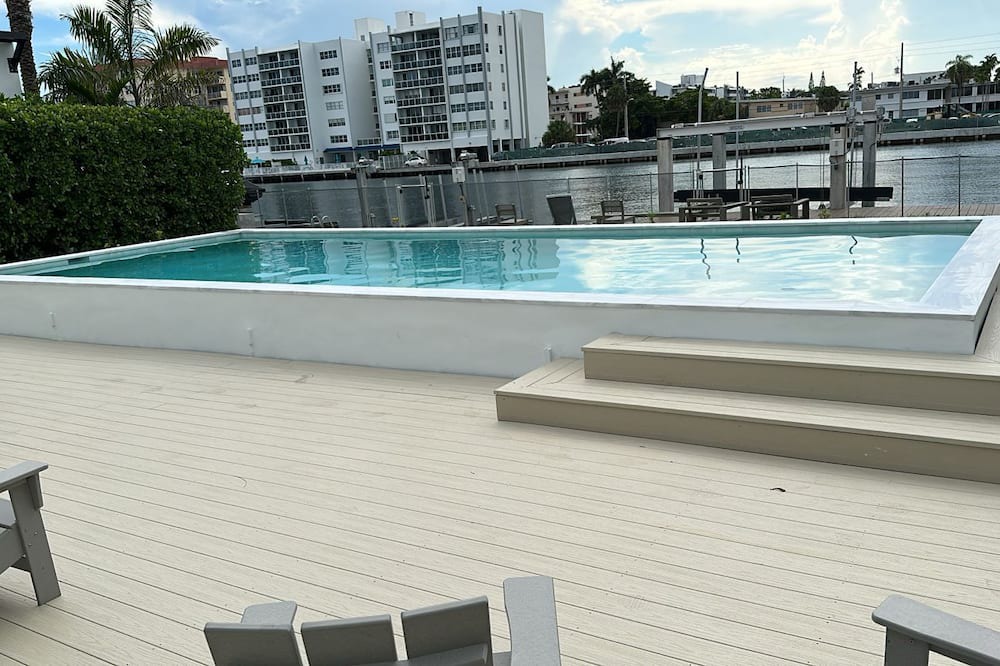 Photo of Outdoor in Surfside