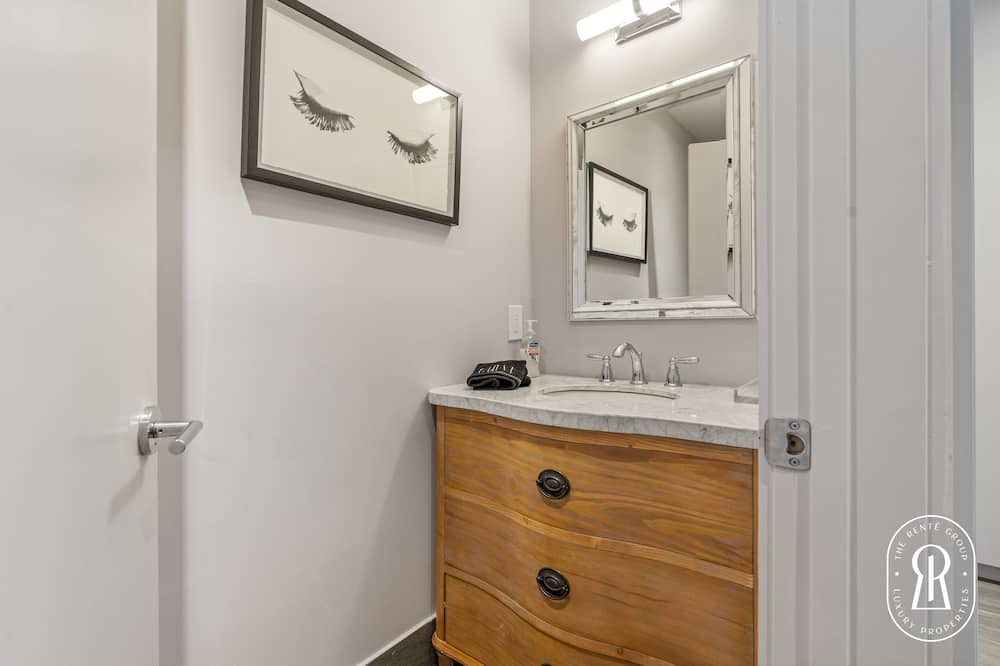 Photo of Bathroom in Surfside