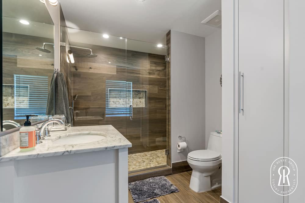 Photo of Bathroom in Surfside