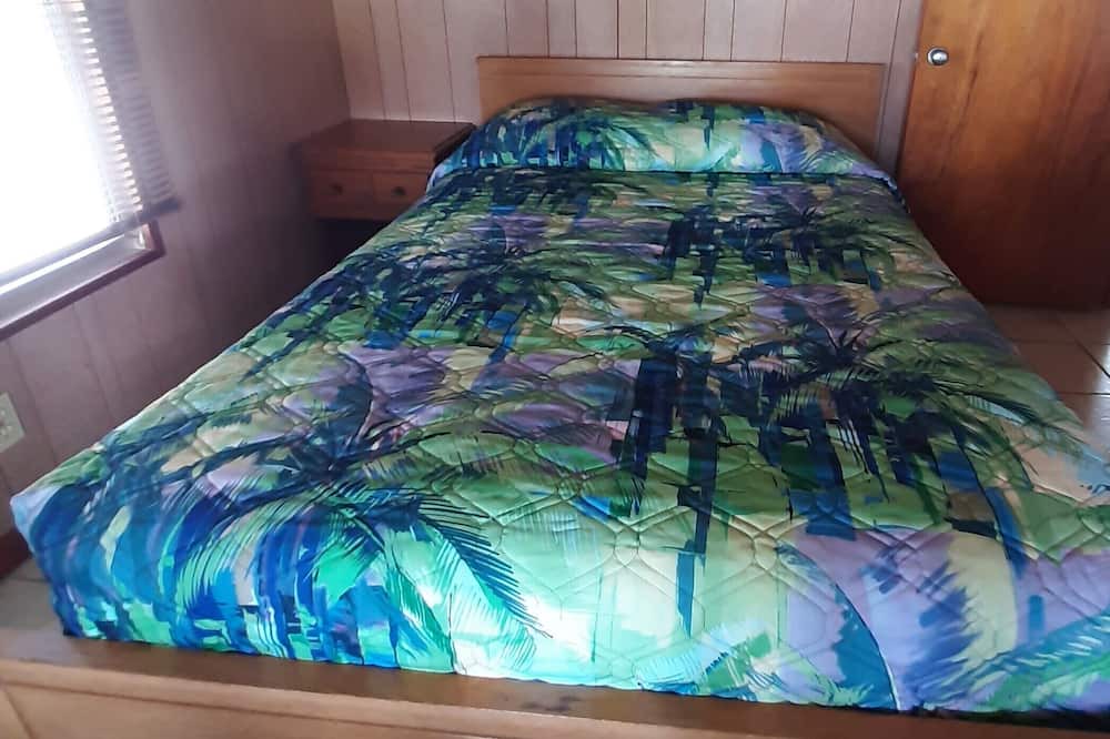 Photo of Bedroom in Okeechobee