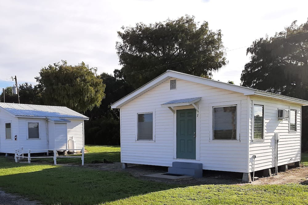 Photo of Bedroom in Okeechobee