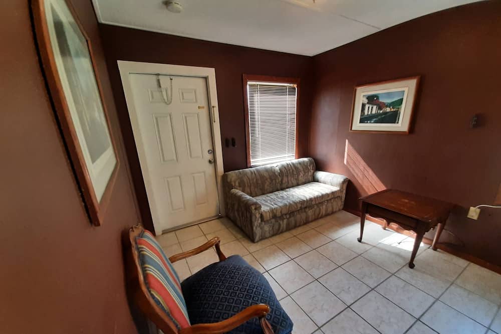 Photo of Livingroom in Okeechobee