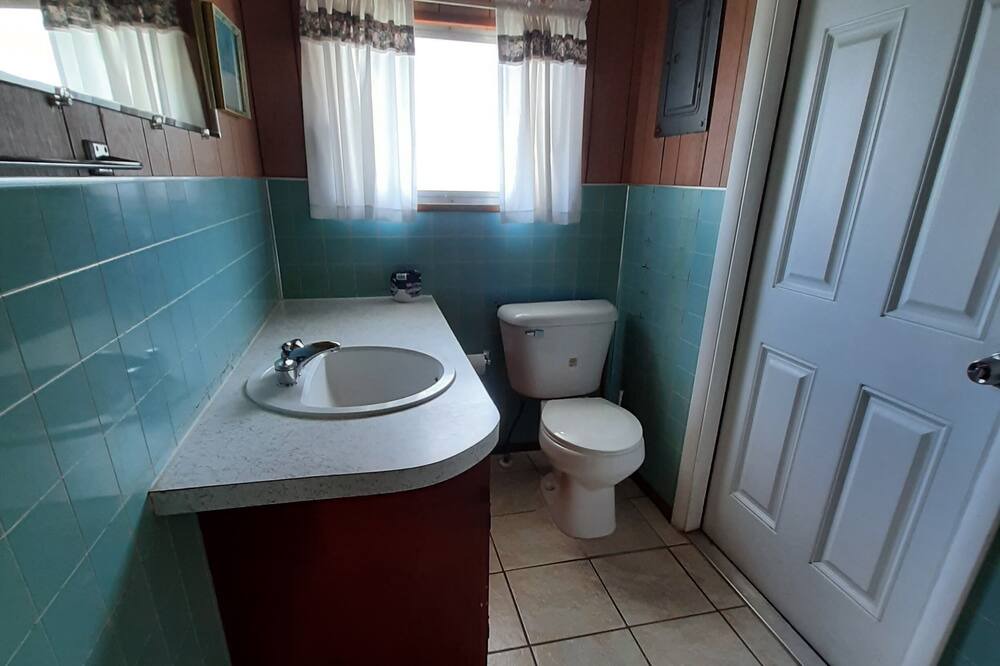 Photo of Bathroom in Okeechobee