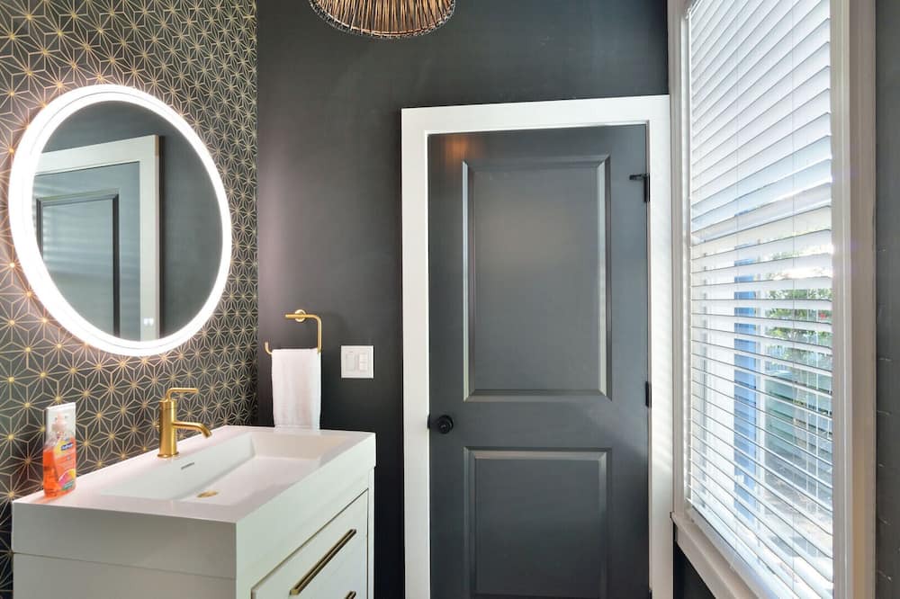 Photo of Bathroom in Historic Seaport