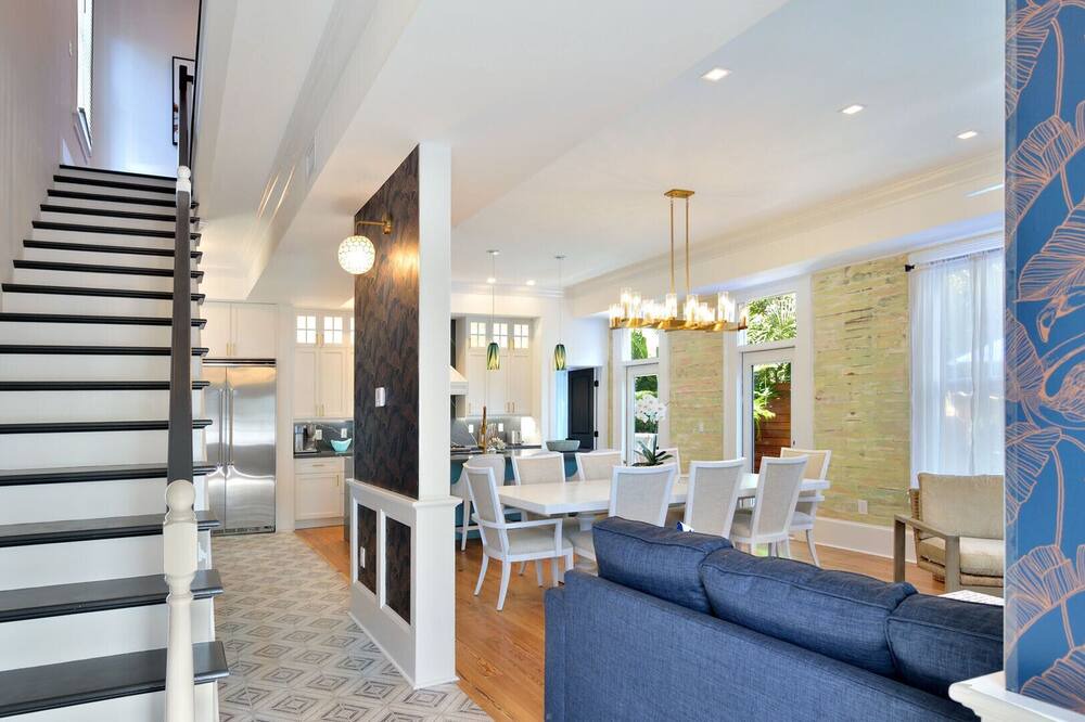 Photo of Livingroom in Historic Seaport