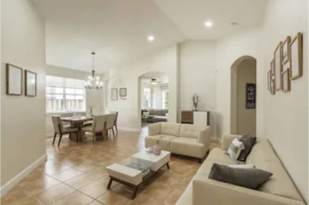Photo of Livingroom in Tamiami