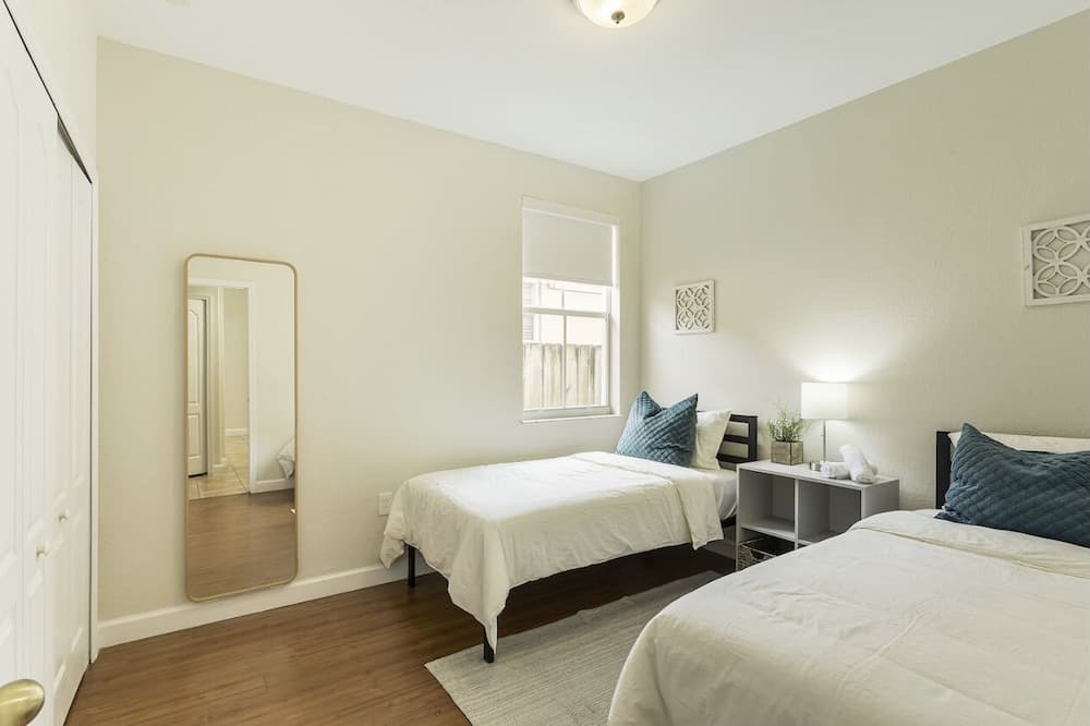 Photo of Bedroom in Tamiami