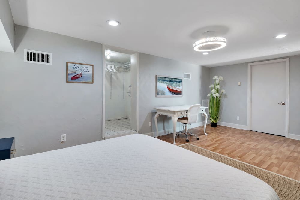 Photo of Bedroom in Quincy