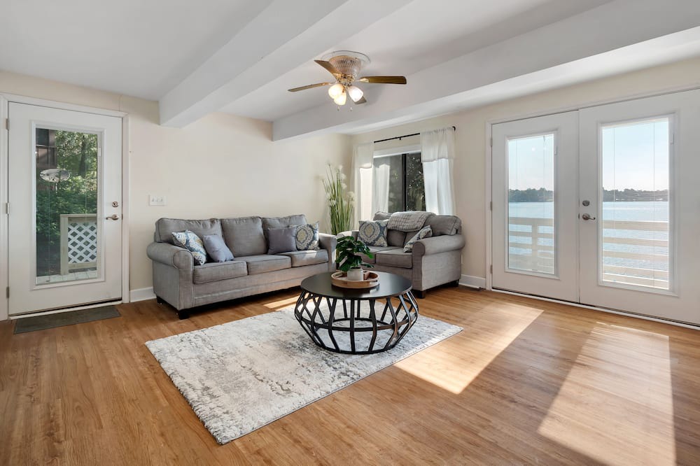 Photo of Livingroom in Quincy