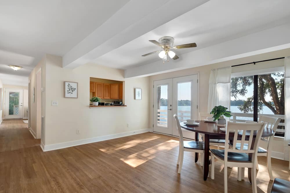 Photo of Livingroom in Quincy
