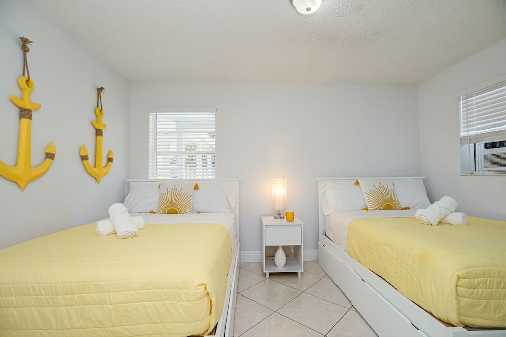 Photo of Bedroom in Lake Worth