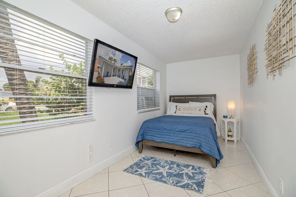 Photo of Bedroom in Lake Worth