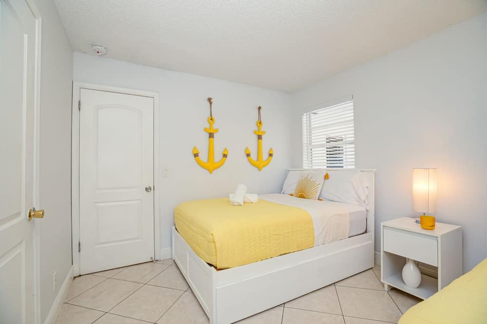 Photo of Bedroom in Lake Worth