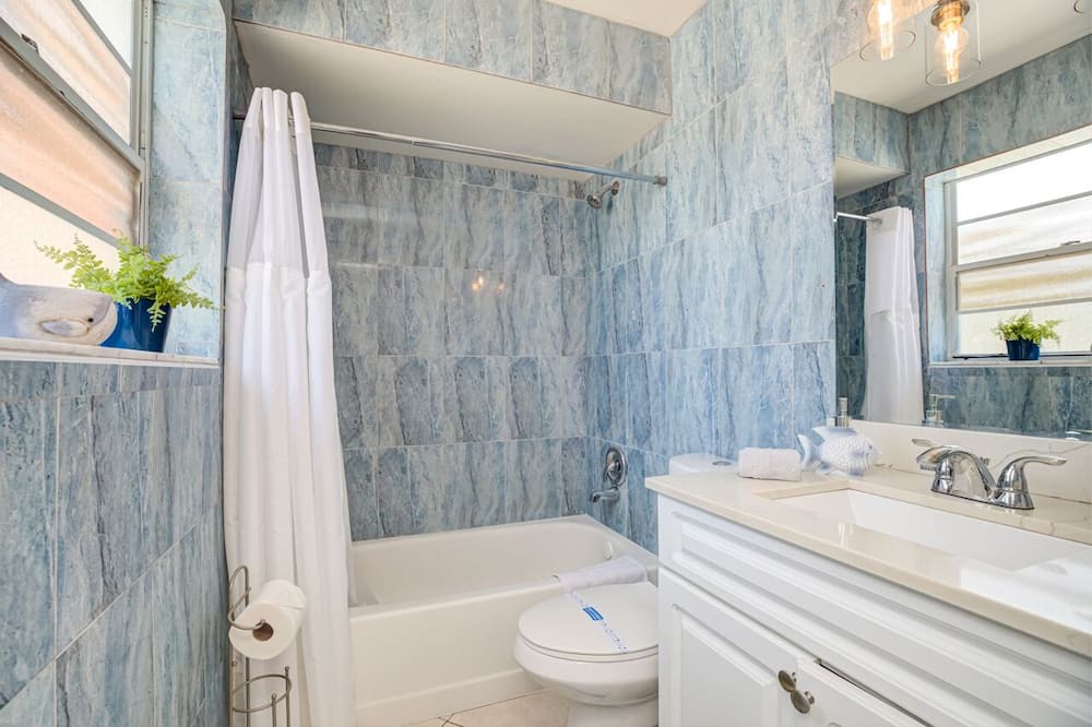 Photo of Bathroom in Lake Worth