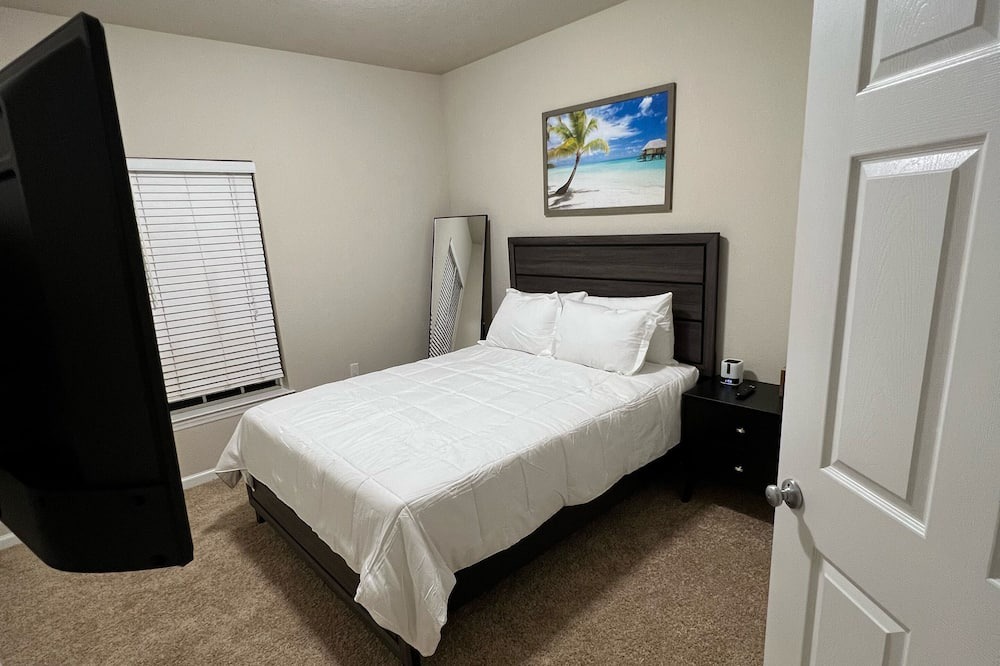 Photo of Bedroom in Port Tampa City