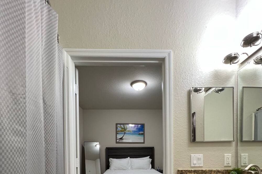 Photo of Bedroom in Port Tampa City
