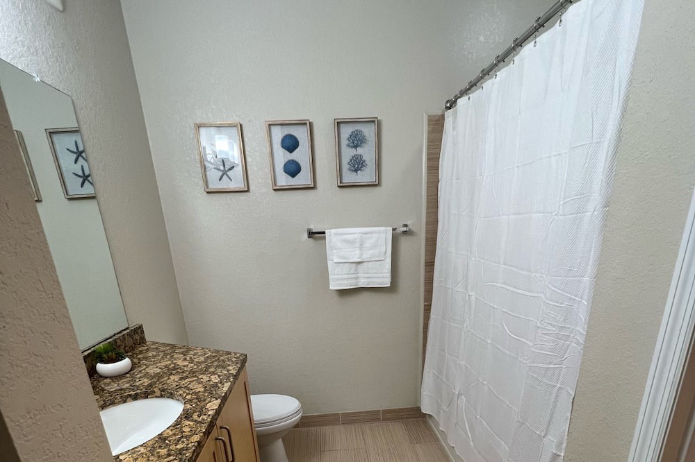 Photo of Bathroom in Port Tampa City