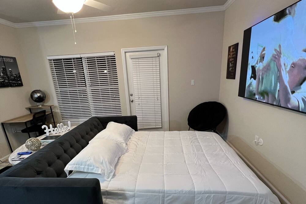 Photo of Bedroom in Port Tampa City