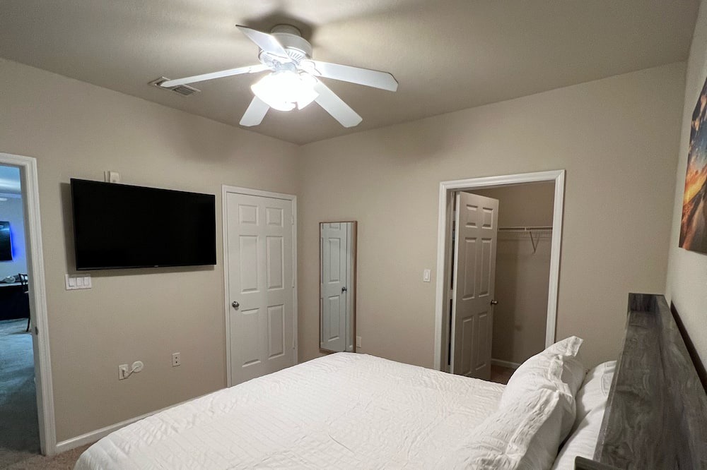 Photo of Bedroom in Port Tampa City