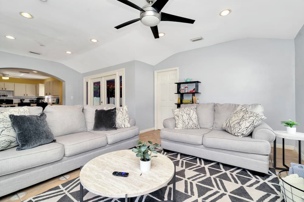 Photo of Livingroom in Virginia Park