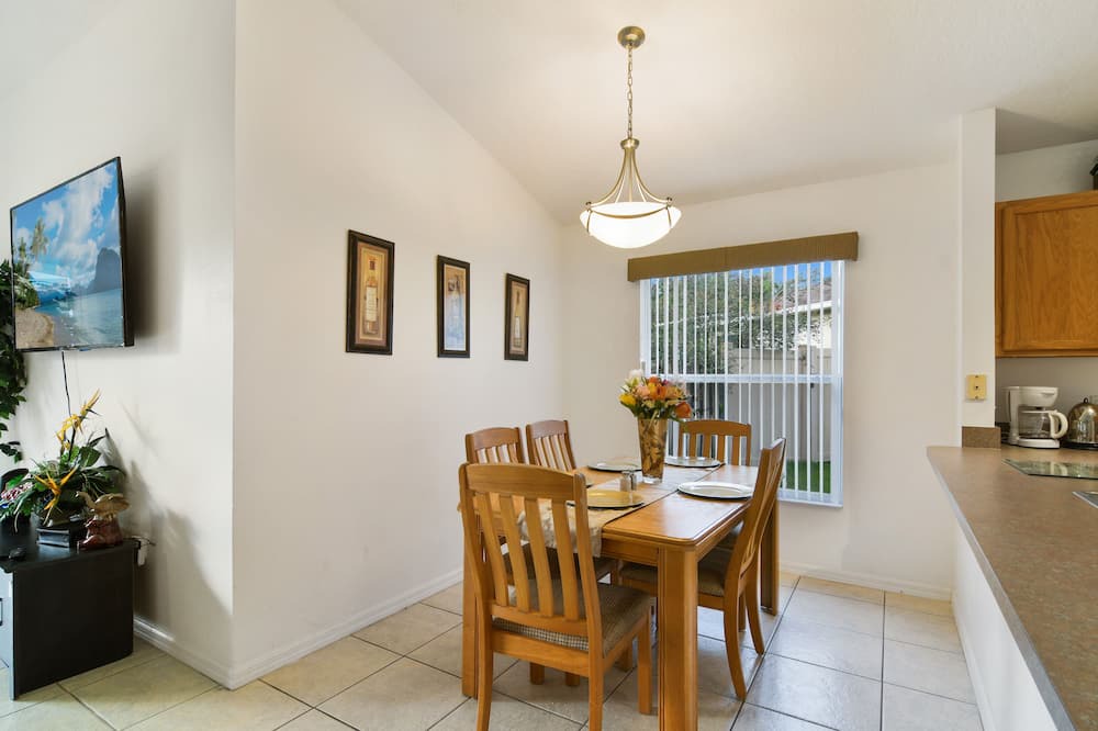 Photo of Kitchen in Bridgewater Crossing