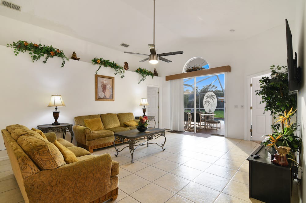 Photo of Livingroom in Bridgewater Crossing