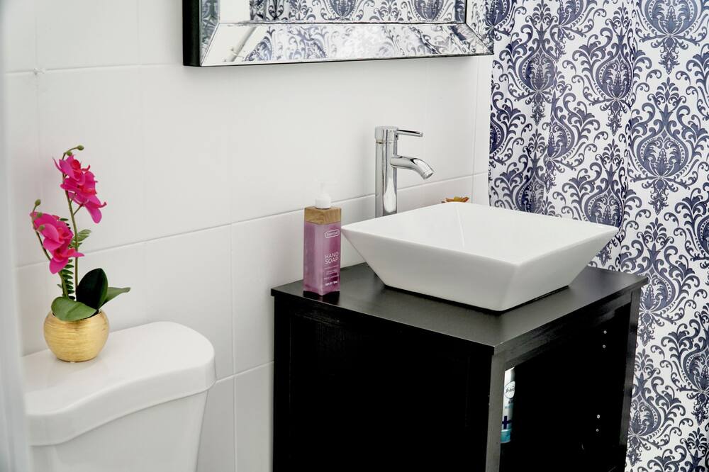 Photo of Bathroom in Coral Terrace