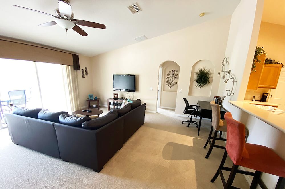 Photo of Livingroom in South Gulf Cove