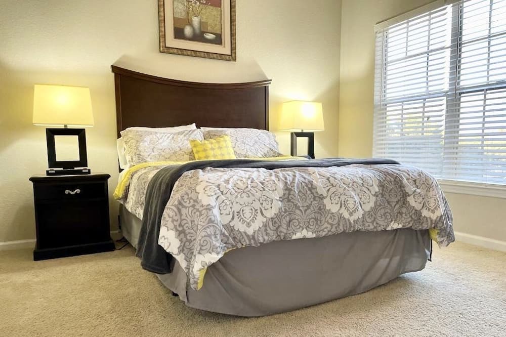 Photo of Bedroom in Port Tampa City