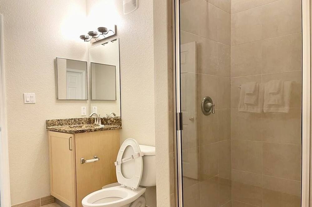 Photo of Bathroom in Port Tampa City