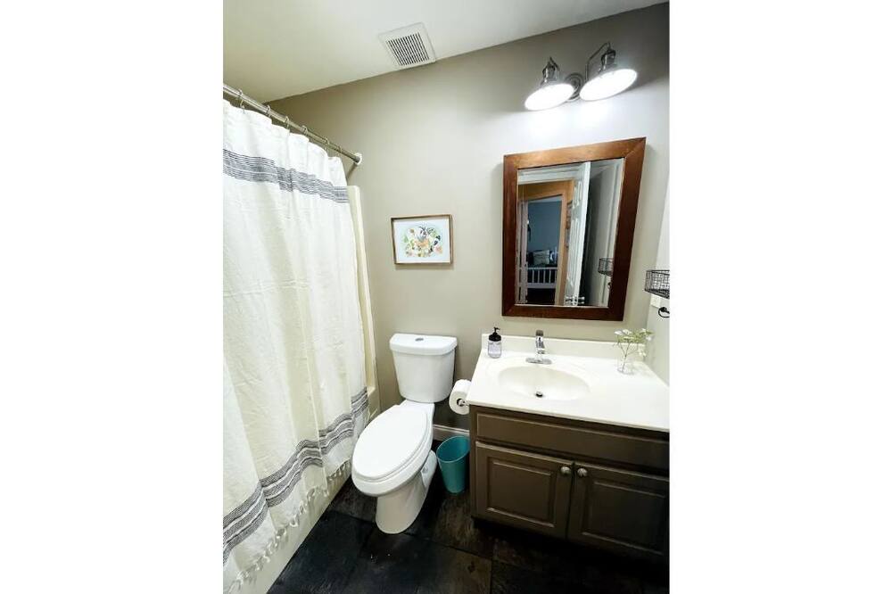Photo of Bathroom in Dahlonega