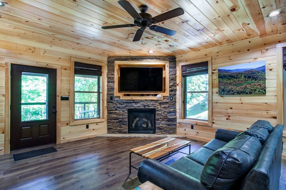 Photo of Livingroom in Smoky Mountains
