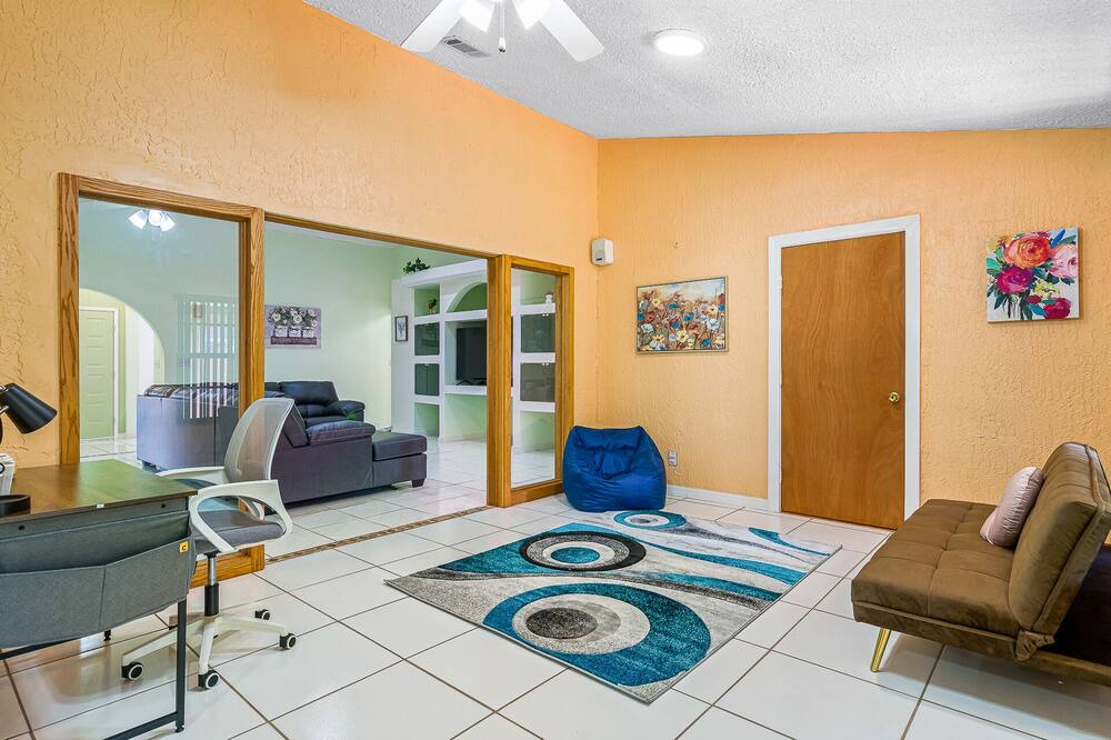 Photo of Livingroom in Carrollwood