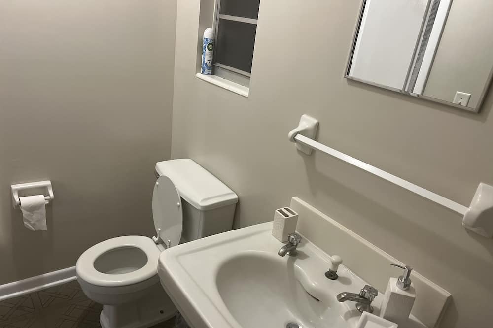 Photo of Bathroom in Cedar Hills