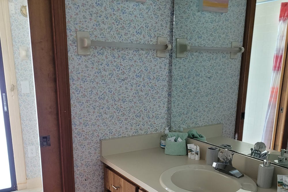 Photo of Bathroom in Palm Harbor