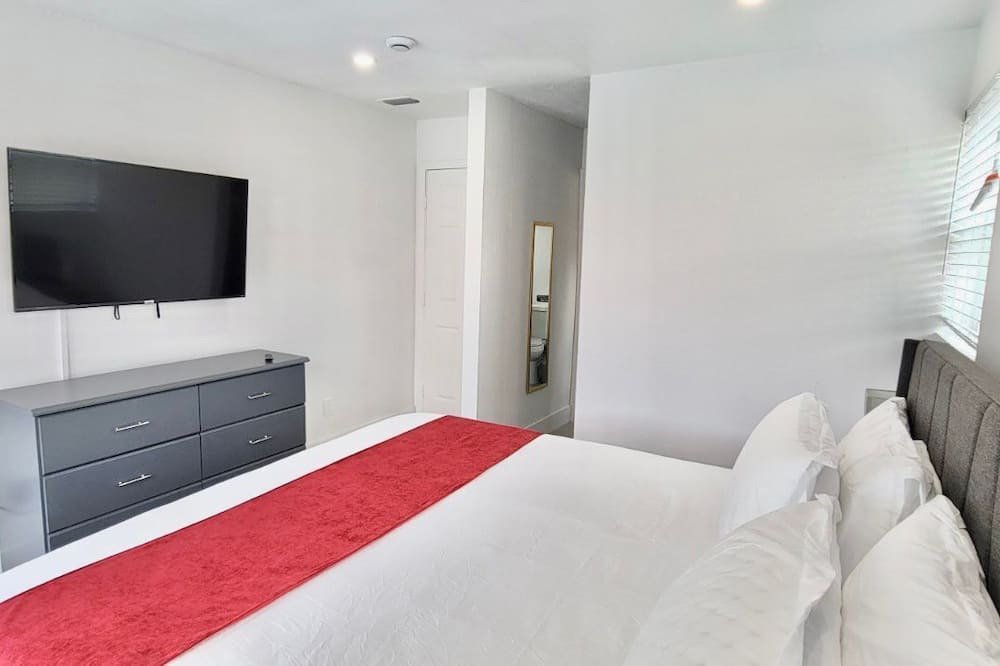 Photo of Bedroom in West Hollywood