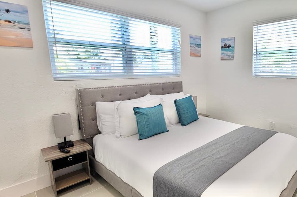 Photo of Bedroom in West Hollywood
