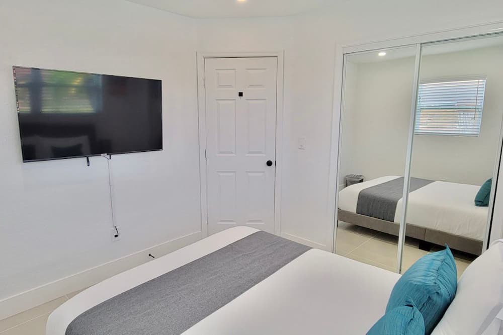 Photo of Bedroom in West Hollywood