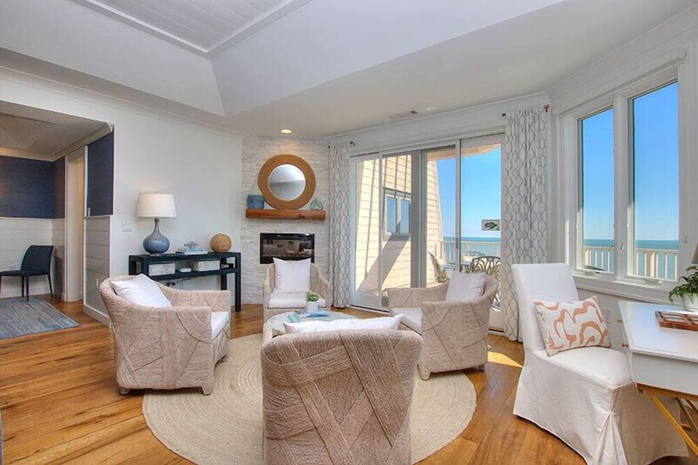 Photo of Livingroom in Beach Lagoon