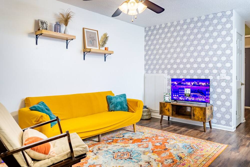 Photo of Livingroom in Enterprise